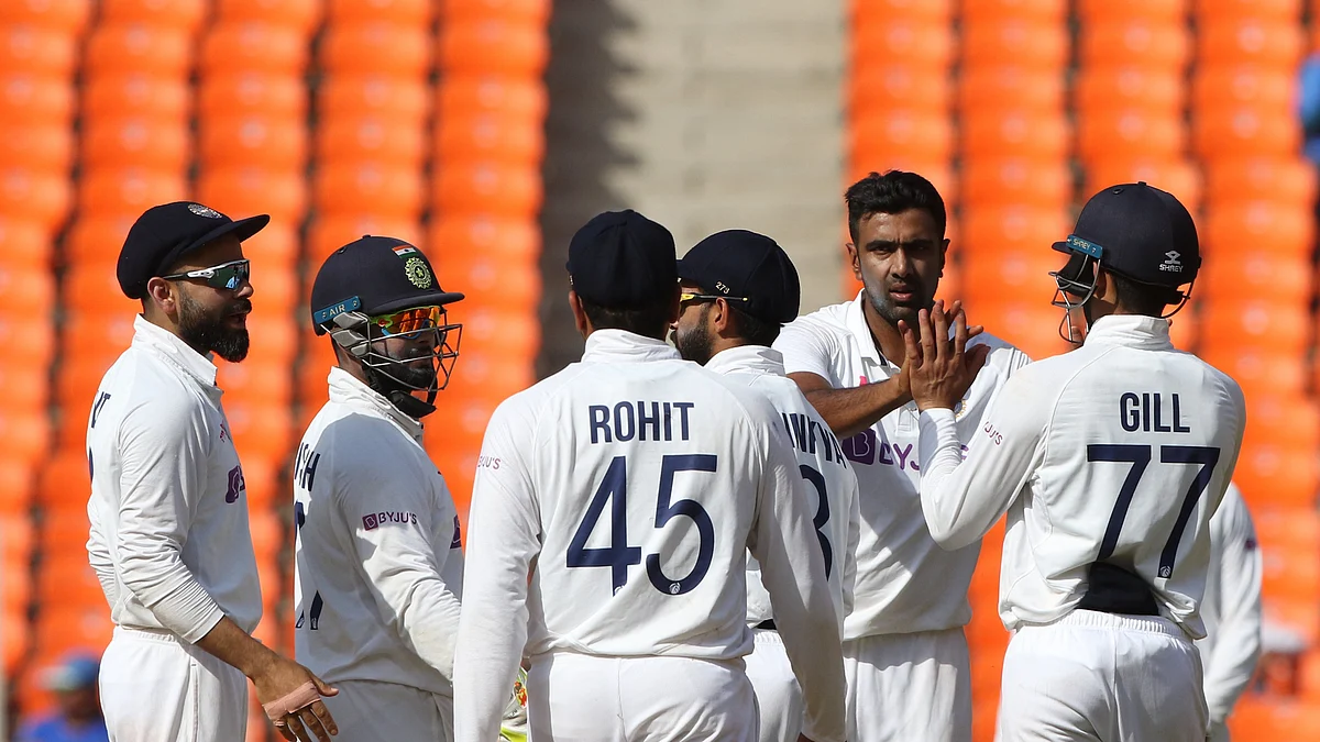 India beat England by an innings and 25 runs