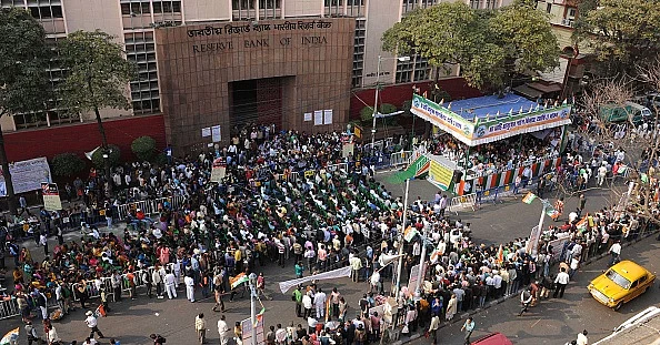 सनसनीखेज़ : अमेरिकी साजिश थी नोटबंदी का फैसला