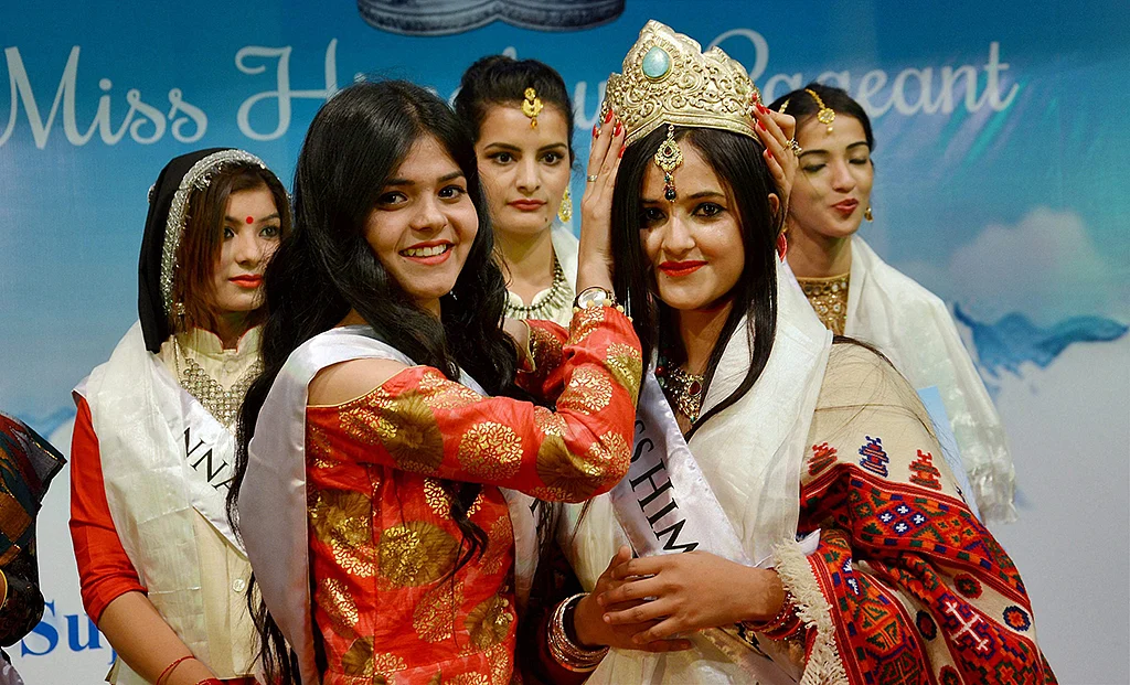 शख्सियतें, सियासत, सुंदरता और संगीत...