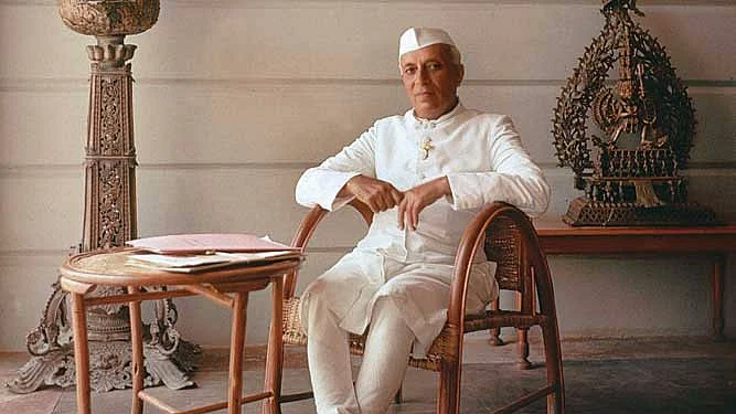 जन्मदिन विशेष: नेहरू के बिना अधूरी है स्वतंत्र और आधुनिक भारत की कल्पना