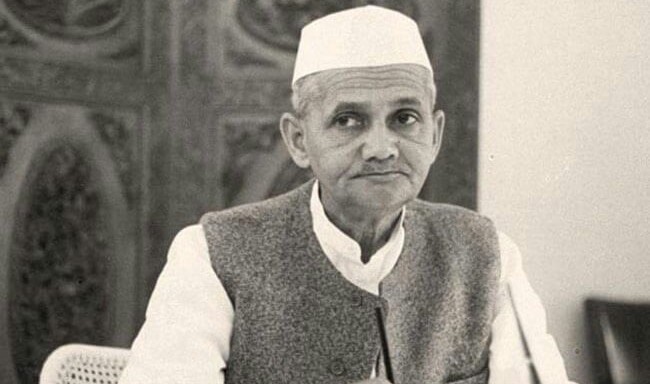 राहुल गांधी ने पूर्व प्रधानमंत्री लाल बहादुर शास्त्री को दी श्रद्धांजलि, कहा, पार्टी में एकजुटता कायम रखना जरूरी