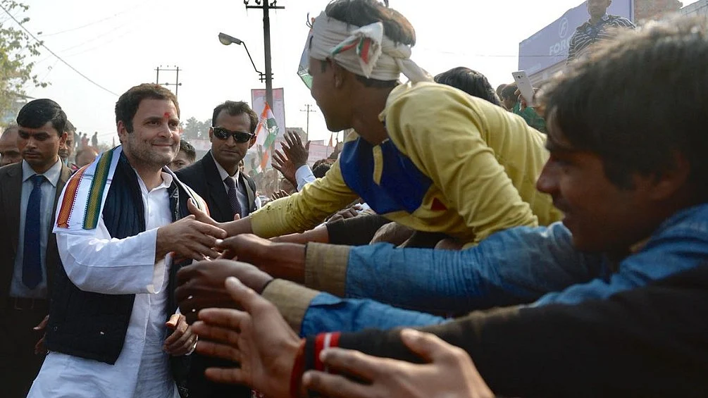 अमेठी दौरे के दूसरे दिन राहुल गांधी का रोड शो, स्वागत में सड़कों पर उमड़ा जनसैलाब