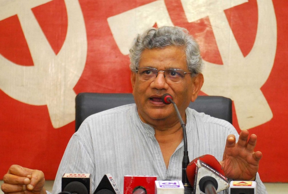 अर्थव्यवस्था में गिरावट और बेरोजगारी के चलते होंगे और बड़े जनसंघर्ष: येचुरी