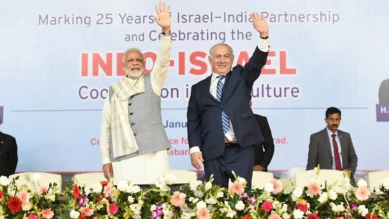 फिर एक विदेशी मेहमान को दिखाया मोदी ने अहमदाबाद, प्रोटोकॉल तोड़ एयरपोर्ट पर की नेतन्याहू की अगवानी