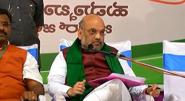 अमित शाह का कर्नाटक दौरा: हेगड़े के बयान से नाराज दलितों ने दिखाए काले झंडे, रैली में लोग नदारद