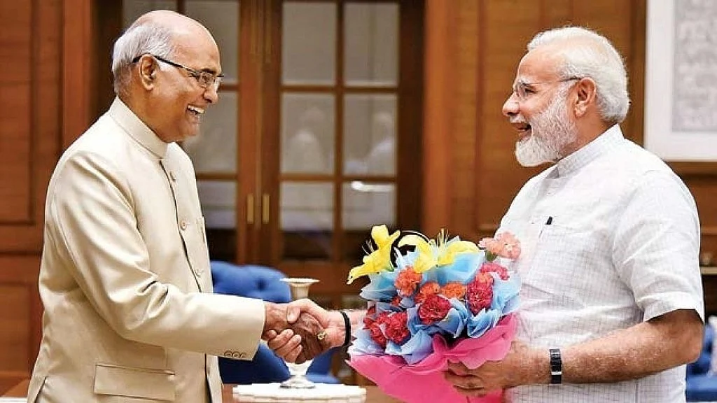 देशभर में होली की धूम, पीएम मोदी और राष्ट्रपति ने दी देशवासियों को होली की बधाई