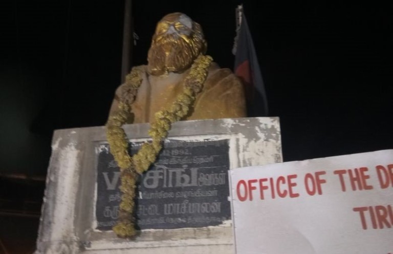 मूर्तियां तोड़ने वाले नहीं जानते कि मूर्ति नहीं, विचार हैं पेरियार !