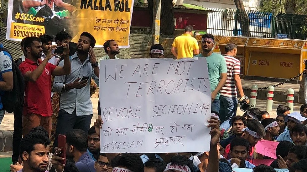 एसएससी घोटाला: सरकार के खिलाफ अभ्यर्थियों का हल्ला-बोल, संसद मार्ग पर जमा हुए देशभर के छात्र