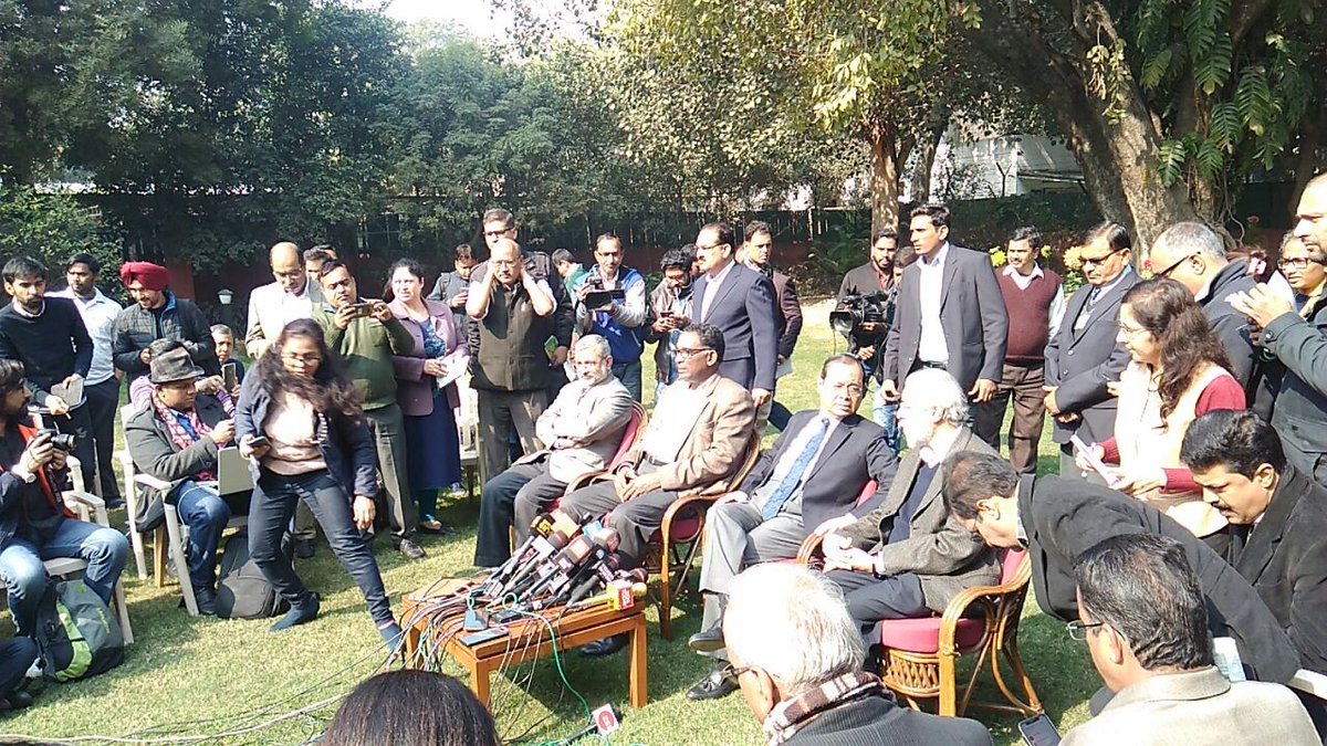 “सरकार न्यायपालिका पर ‘कब्जा’ करना चाहती है और न्यायालयों को अपने लोगों से भर देना चाहती है”