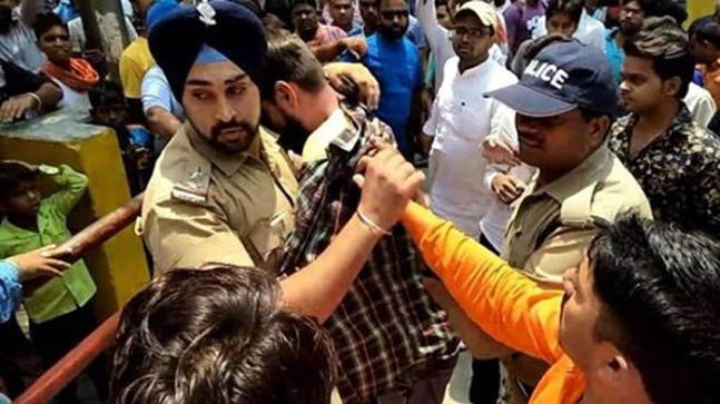उत्तराखंडः एक पुलिस वाले की दिलेरी से भीड़ का शिकार होने से बचा मुसलमान युवक