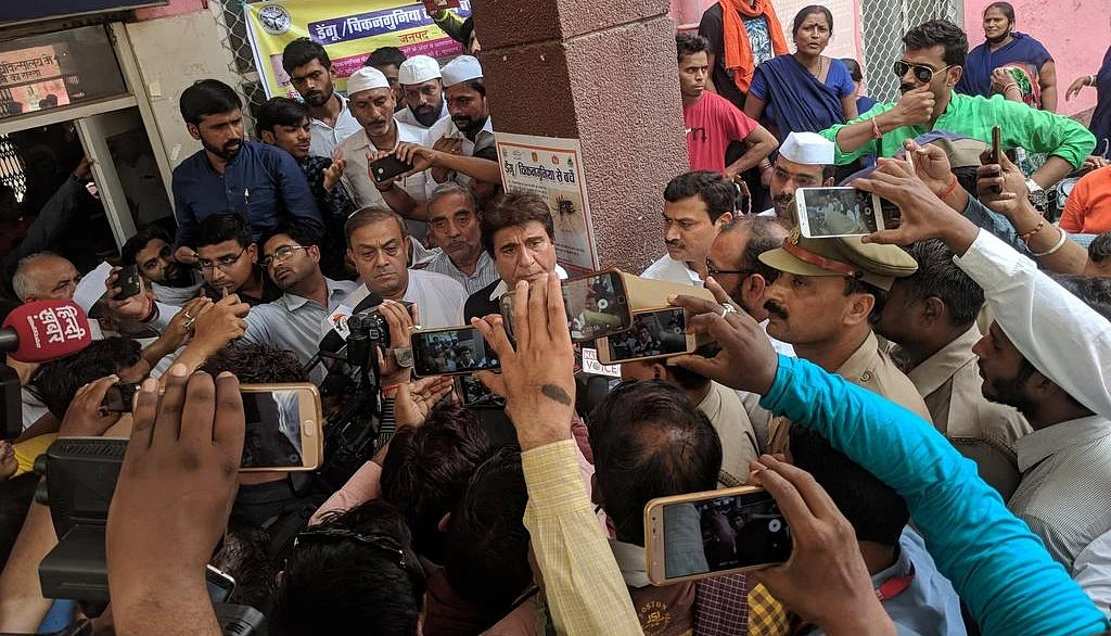 वाराणसी हादसा LIVE: यूपी सरकार के बड़े अधिकारी ने आंधी-तूफान को बताया हादसे का कारण