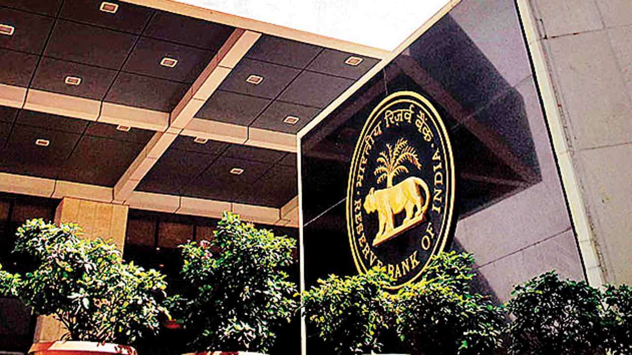 रिजर्व बैंक सर्वे: मोदी सरकार के 4 साल में नहीं आए अच्छे दिन, न बढ़ी आय, न मिला रोजगार, आगे भी यही रहेगा हाल
