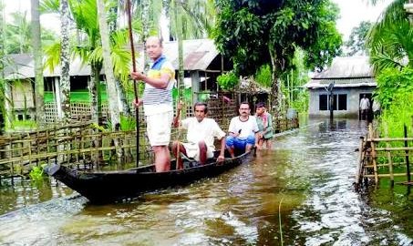 पूर्वोत्तर में बाढ़ का कहर, 27 लोगों की मौत, हजारों लोग बेघर, 4 लाख से ज्याद लोग प्रभावित