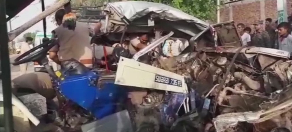 मध्य प्रदेश: ट्रैक्टर-ट्रॉली और जीप की टक्कर में 15 लोगों की मौत, 3 घायल