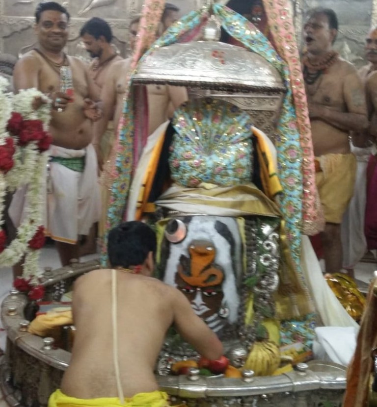 सावन का पहला सोमवार आज, देश भर के शिव मंदिरों में शिव भक्तों का लगा तांता