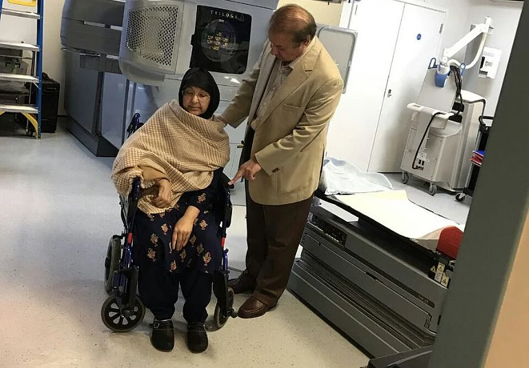 पाकिस्तानः जेल में बंद पूर्व प्रधानमंत्री नवाज शरीफ की पत्नी का लंदन में निधन, लंबे समय से कैंसर की थीं मरीज