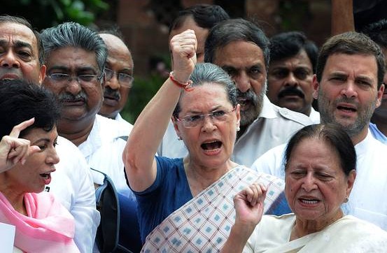 तेल की कीमतों पर कांग्रेस के साथ विपक्षी दल मोदी सरकार को घेरने को तैयार, राज ठाकरे भी समर्थन में उतरे