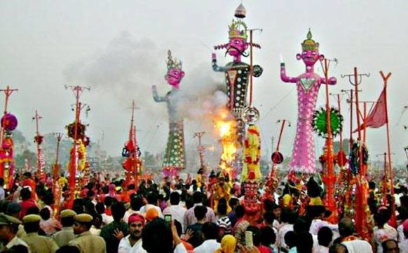 देशभर में विजयदशमी की धूम, पीएम मोदी और राहुल गांधी ने दी देशवासियों को बधाई