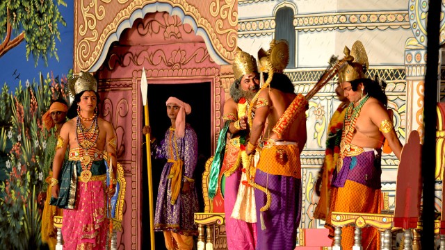 सदियों से भारतीय संस्कृति का हिस्सा हैं राम और रामलीलाएं, दोनों पर हर किसी का है बराबर का अधिकार