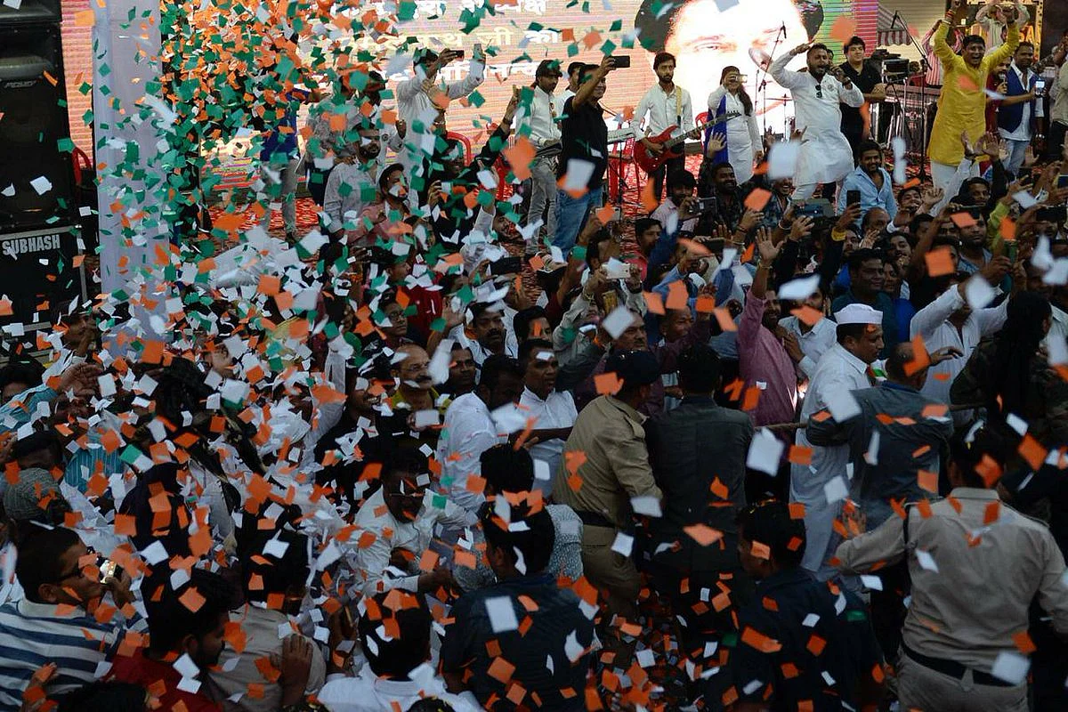 राहुल गांधी के जबलपुर रोड शो में उमड़ा जन सैलाब