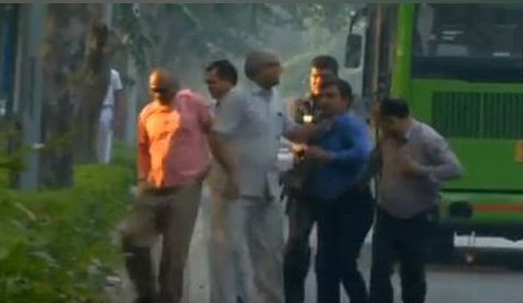 आलोक वर्मा के दो सुरक्षा अधिकारियों को दिल्ली पुलिस ने हटाया, आईबी की जासूसी का किया था पर्दाफाश