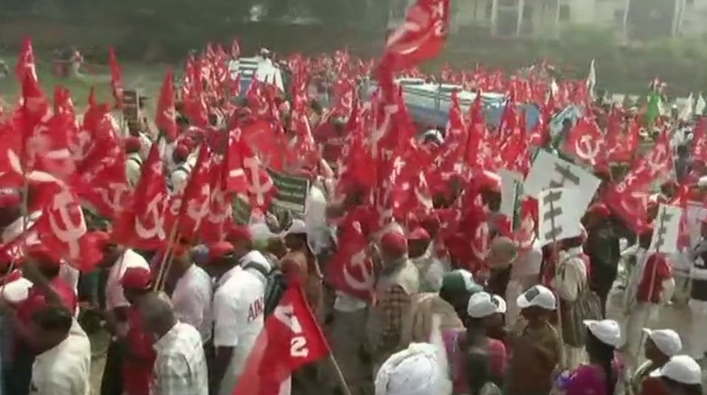 वीडियो: देशभर से दिल्ली पहुंच रहे किसान, कई जगह ट्रैफिक डायवर्ट