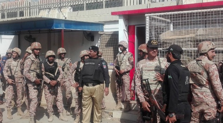 वीडियो: पाकिस्तान में चीनी दूतावास के पास फायरिंग-ब्लास्ट में दो पुलिसकर्मी की मौत, तीन हमलावरों को मार गिराया