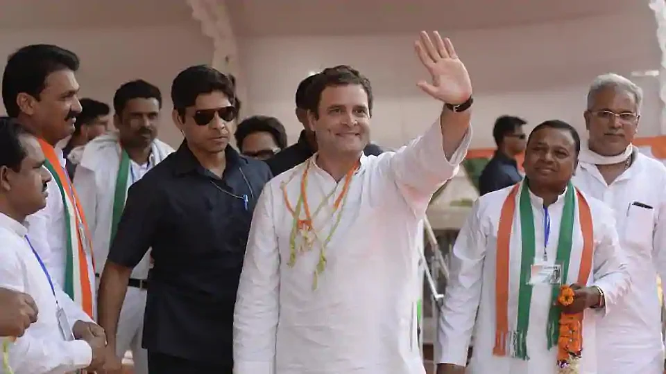 छत्तीसगढ़: कांग्रेस दो तिहाई बहुमत की तरफ, विश्लेषकों की राय, रमन सरकार से समाज के सभी हिस्से चल रहे थे नाराज