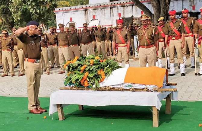 तुम्हारे पास योगेश है, तो हमारे पास हैं करोड़ों सुबोध !