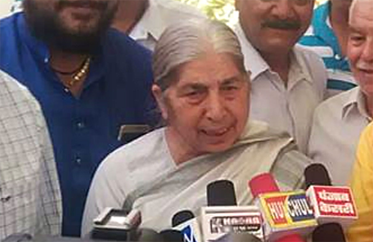 वीडियो: जब बीजेपी नेता ने सुनाई पीएम मोदी और रेल मंत्री को खरीखोटी, कहा रेल यात्रियों के तो नहीं आए अच्छे दिन