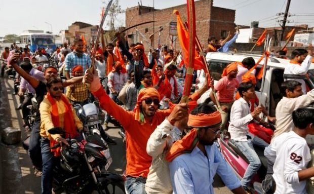 आम चुनाव से पहले देश के हर हिस्से में गहरे होने लगे हैं कट्टरता और उग्र राष्ट्रवाद के साए