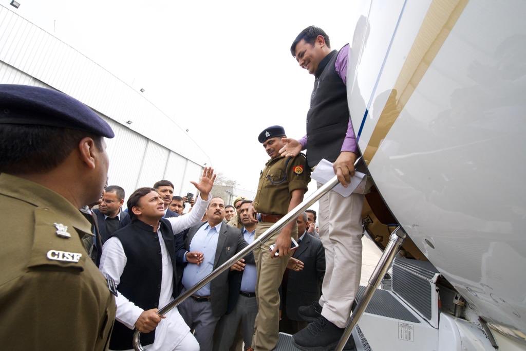 वीडियो: मुझसे डरी योगी सरकार, इसलिए प्रयागराज जाने से पहले लखनऊ एयरपोर्ट पर रोका: अखिलेश यादव