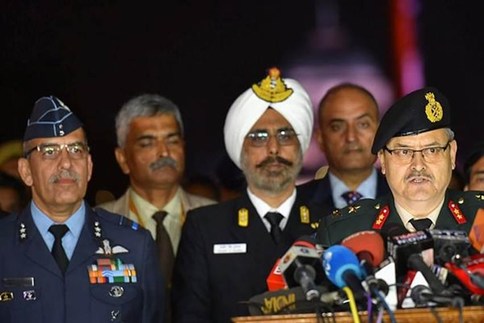 भारत की तीनों सेनाओं ने पाकिस्तान को किया बेनकाब, कहा- सैन्य ठिकानों को पाक ने बनाया था निशाना, किया गया नाकाम
