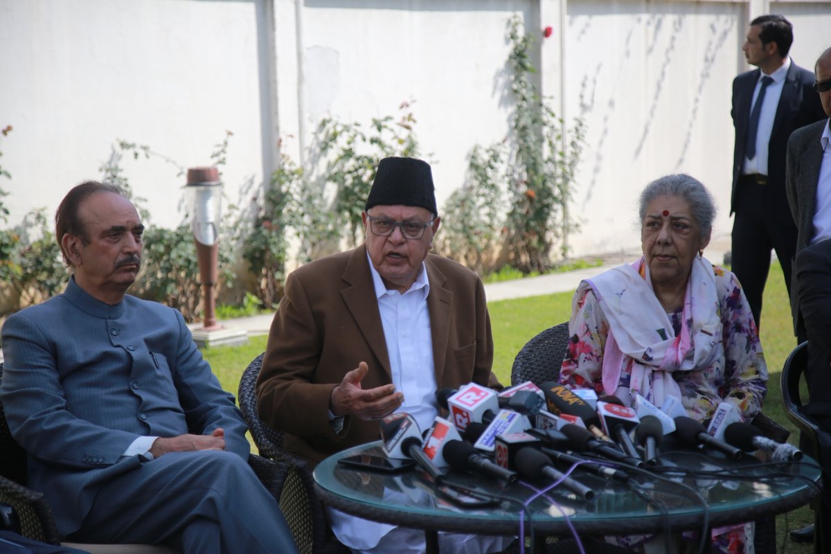 जम्मू-कश्मीर में कांग्रेस और नेशनल कांफ्रेंस में हुआ गठबंधन, श्रीनगर से चुनाव लड़ेंगे फारूक अब्दुल्ला