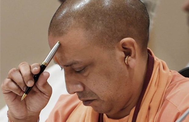 योगी ने गिनाईं दो साल की उपलब्धियां, लेकिन इन बड़े विवादों का जिक्र तक नहीं किया