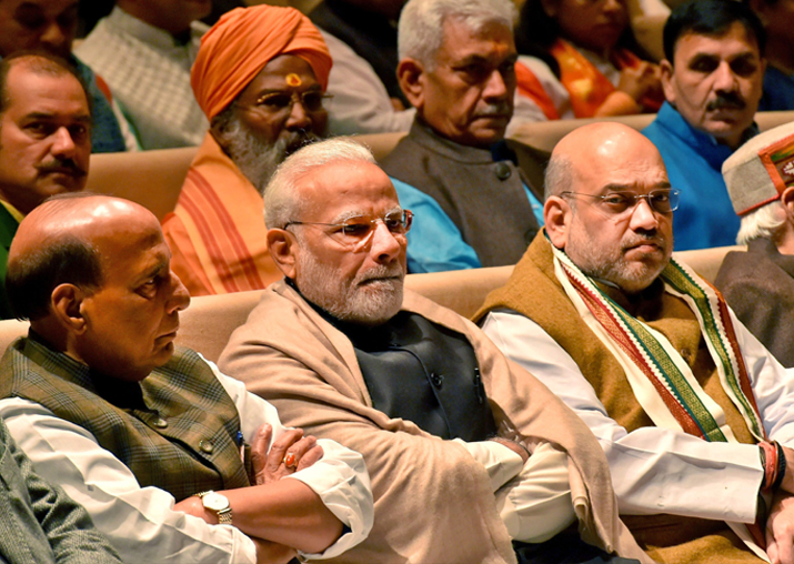 विष्णु नागर का व्यंग्यः अब ‘देशद्रोही’ बनने के लिए मोदी एंड ब्रदर्स से सवाल पूछना ही काफी है!