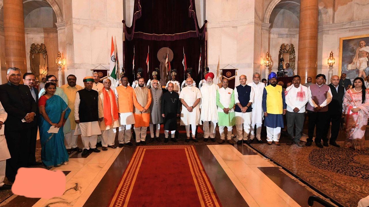 वंशवाद पर प्रहार करने से पहले क्या पीएम मोदी ने अपनी पार्टी और कैबिनेट के परिवारवाद पर नहीं डाली नज़र !