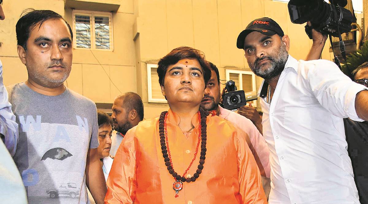प्रतिबंध से परेशान प्रज्ञा की चुनाव आयोग से गुहार, बैन की अवधि 72 घंटे से घटाकर 12 घंटे किया जाए