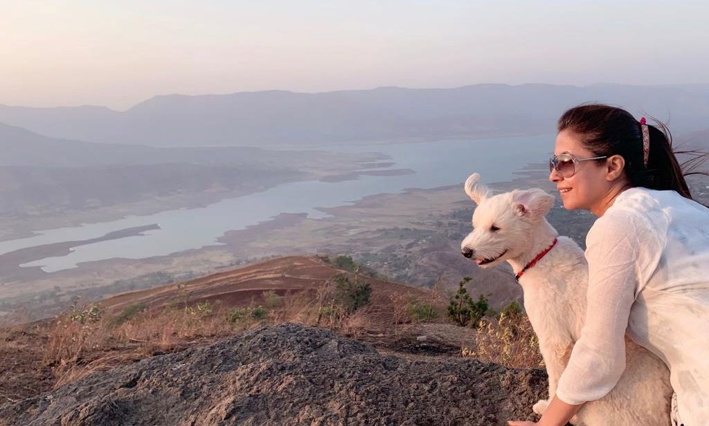 साफ आसमान देख उर्मिला बोलीं- शुक्र है बादल नहीं हैं, डॉगी को मिल रहे रडार के सिग्नल