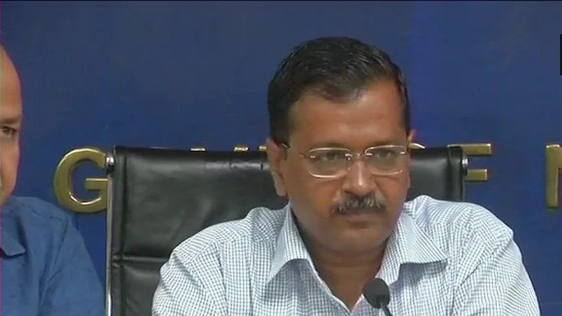 महिलाओं को केजरीवाल सरकार का तोहफा, डीटीसी बसों और मेट्रो में अब फ्री में यात्रा करेंगी महिलाएं