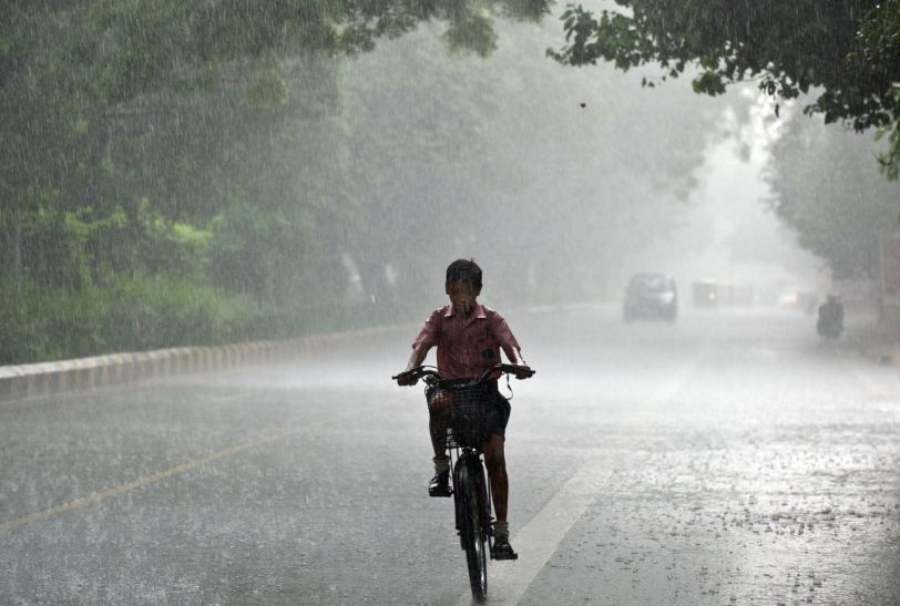बिहार, झारखंड और आंध्र प्रदेश पहुंचा मॉनसून, बारिश से लोगों को राहत, जानें दिल्ली और यूपी में कब होगी बारिश?