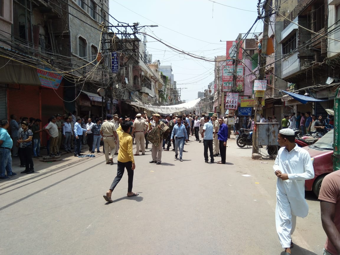 मामूली झगड़े ने पुरानी दिल्ली में लिया सांप्रदायिक रंग, दो समुदायों में झड़प के बाद इलाके में भारी पुलिस बल तैनात