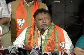 कोलकाता: बीजेपी नेता मुकुल रॉय के खिलाफ गिरफ्तारी वारंट जारी, बड़ा बाज़ार में 80 लाख रुपए का मामला