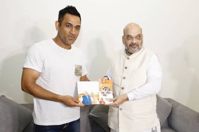 क्रिकेट के बाद राजनीतिक पारी शुरू करेंगे धोनी, बीजेपी नेता का दावा- बातचीत जारी