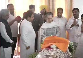 मोदी, आडवाणी, मनमोहन, सोनिया और राहुल समेत कई दिग्गजों ने सुषमा को दी श्रद्धांजलि, ये नेता नहीं रोक पाए अपने आंसू