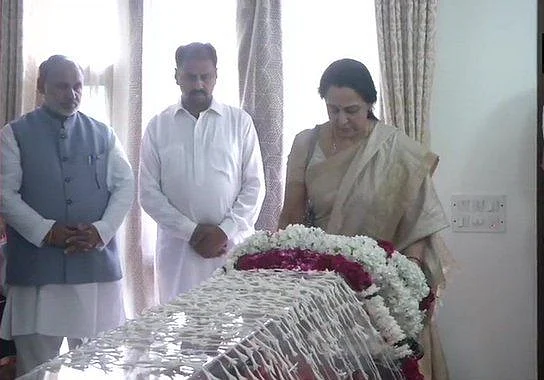 मोदी, आडवाणी, मनमोहन, सोनिया और राहुल समेत कई दिग्गजों ने सुषमा को दी श्रद्धांजलि, ये नेता नहीं रोक पाए अपने आंसू