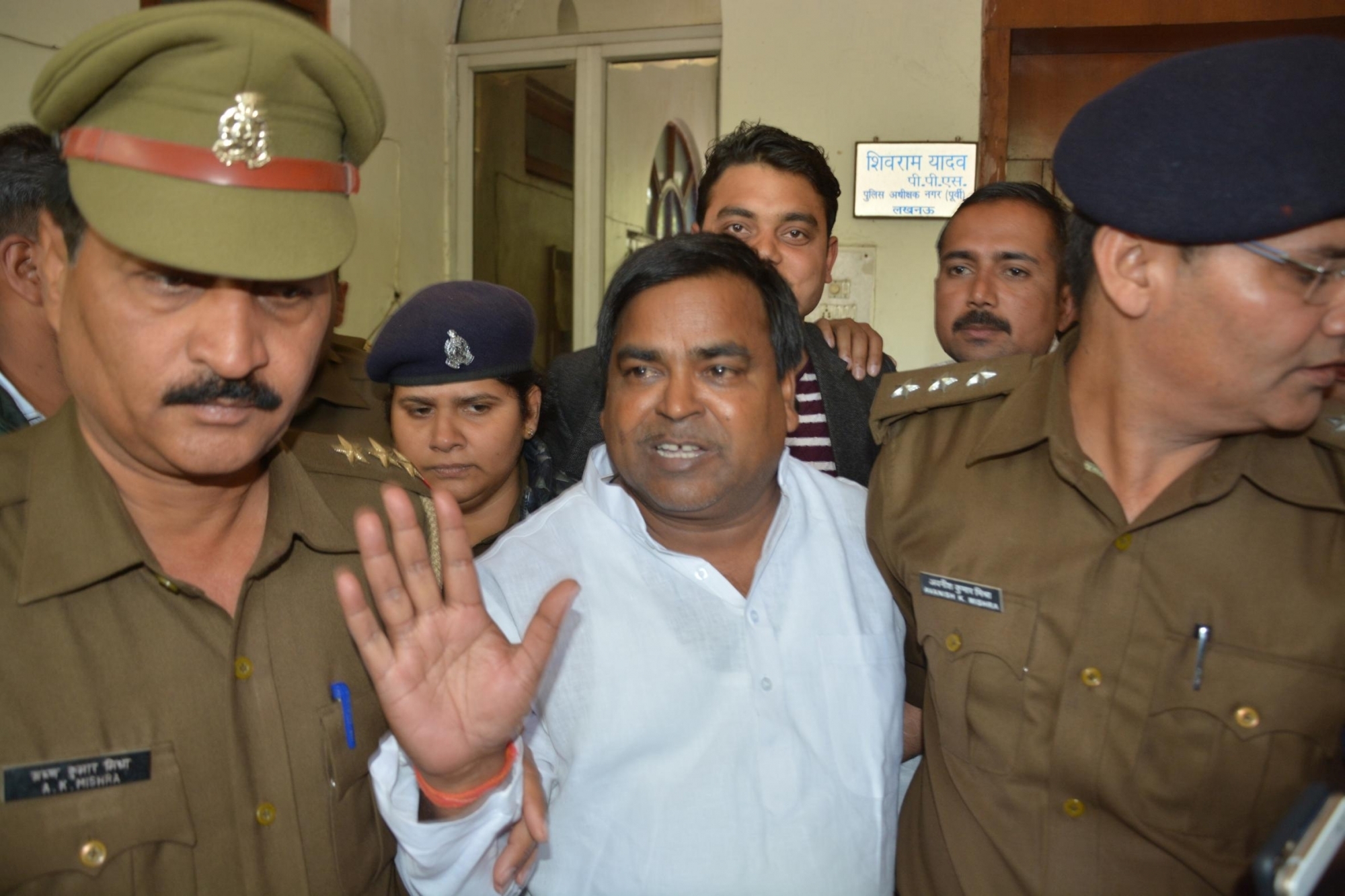गायत्री रेप केस: पीड़ित लड़की का खुलासा, मां पर लगाया मिलीभगत का आरोप, कहा- आरोपी ने पैसे देकर बदलवाया बयान