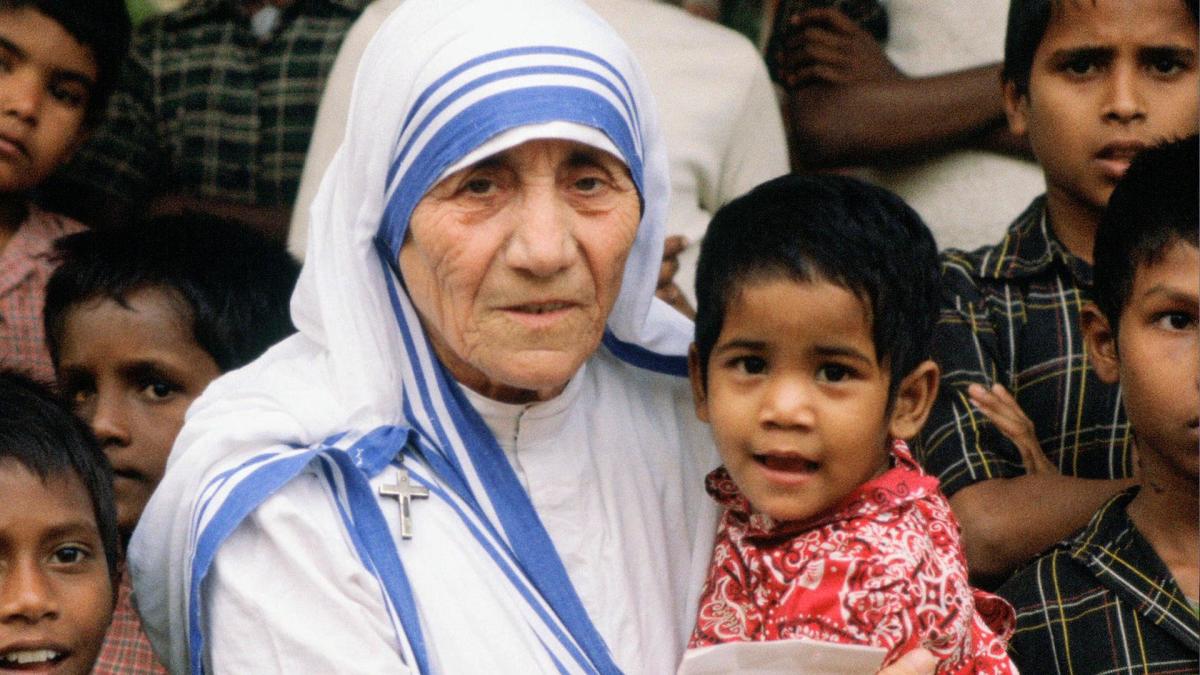 वीडियो: मदर टेरेसा को भारत से ही क्यों था ज्यादा लगाव, 109वें जन्मदिन पर जानिए उनके जीवन से जुड़ी कुछ अहम जानकारियां