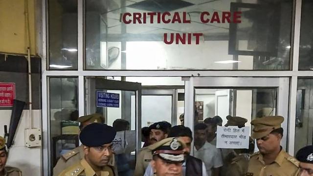बड़ी खबर LIVE: उन्नाव रेप पीड़िता को नहीं भेजा जाएगा दिल्ली, सुप्रीम कोर्ट के आदेश पर सरकार ने सौंपा 25 लाख का चेक