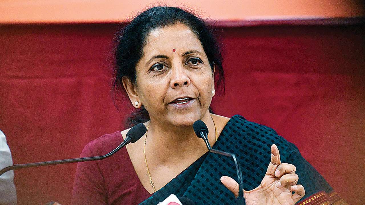 ऑटो इंडस्ट्री की बुरी हालत पर निर्मला का तर्क, बोली- ओला उबर है कारण, कांग्रेस पूछा-फिर ट्रक क्यों नहीं बिक रहे